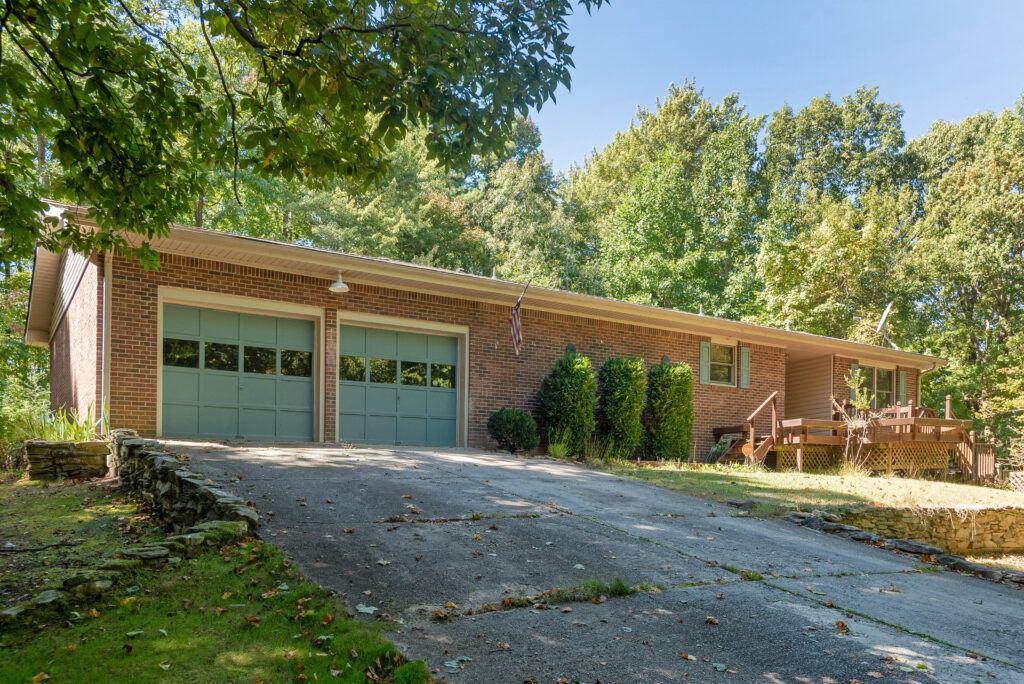 1 160 School House Road