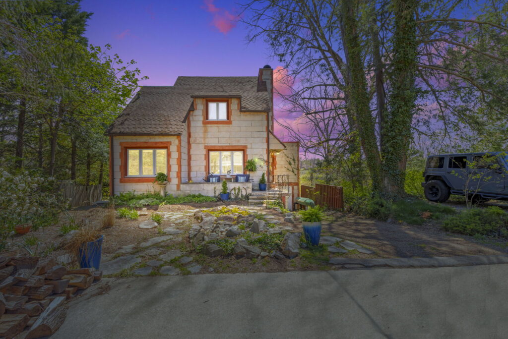 01 30 Norwood Avenue