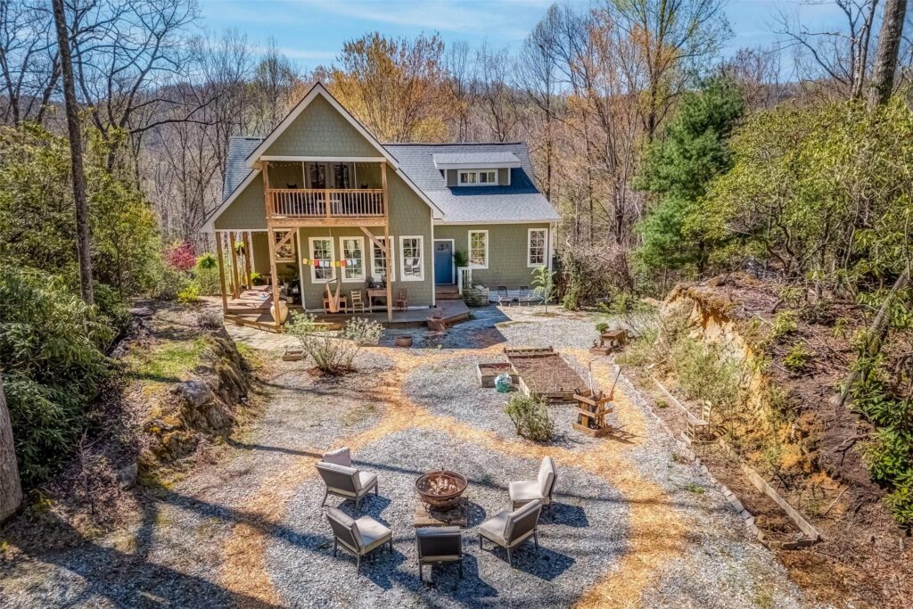 1 136 Sorrel Tree Lane