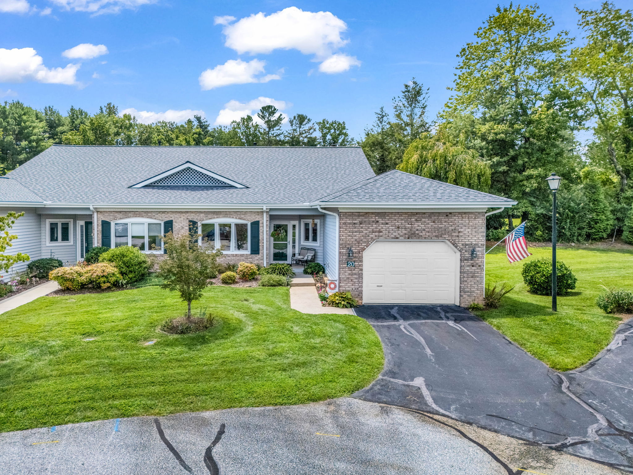 27-web-or-mls-20-country-meadows-ln-Copy-2.jpg